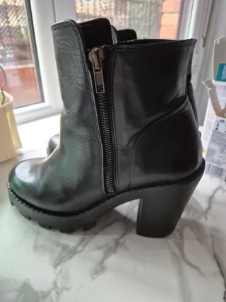 Botín piel tacón ancho cremallera talla 38