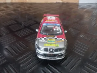 Coche Scalextric Seat León Repsol