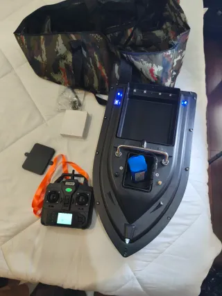 Barco cebador pesca con GPS y mando Nuevo