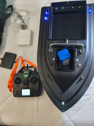 Barco cebador pesca con GPS y mando Nuevo