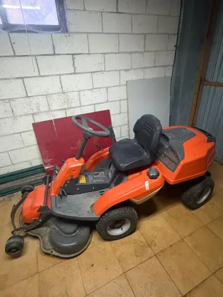 Tractor Cortacésped Husqvarna Rider 216 AWD