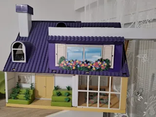 Casita de muñecas con accesorios