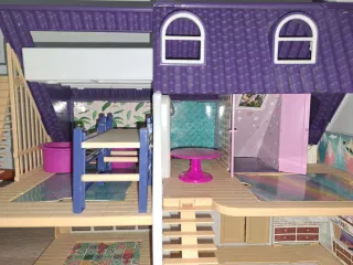 Casita de muñecas con accesorios