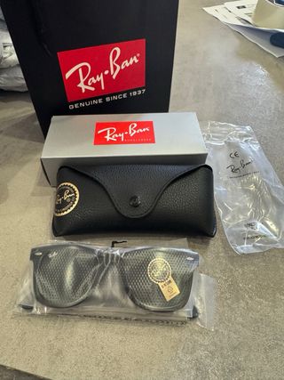 Ray-Ban 2140 Occhiali da Sole Neri Lenti Verdi