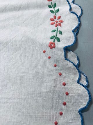 Runner cm.196 con fiori rossi