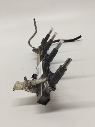 RAMPA INYECTORA BMW SERIE 1 BERLINA (E81/E87) (2)