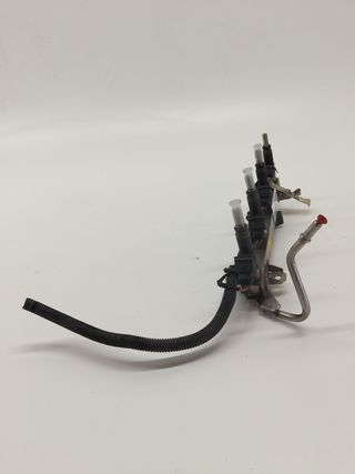 RAMPA INYECTORA BMW SERIE 1 BERLINA (E81/E87) (2)