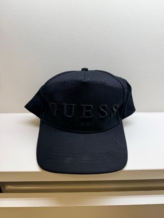 Gorra Guess Negra