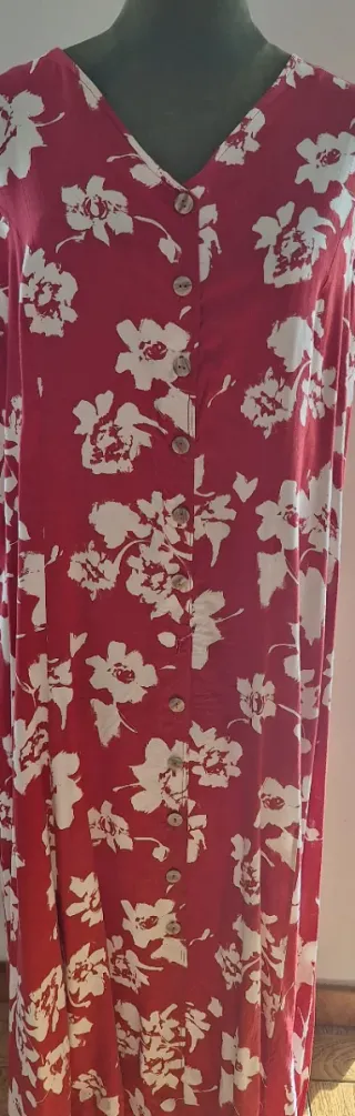 Vestito lungo rosso con bottoni