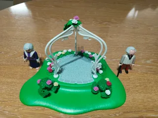 Playmobil Coppia di Nonni nel Giardino