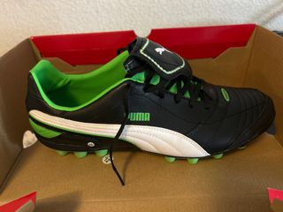 Botas de fútbol Puma Negras y Verdes Talla 43