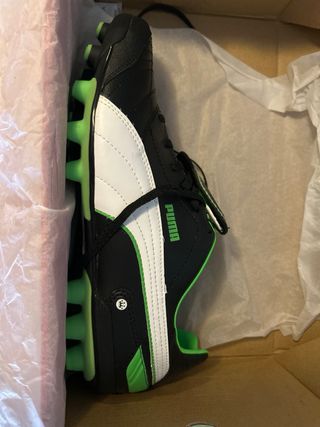 Botas de fútbol Puma Negras y Verdes Talla 43
