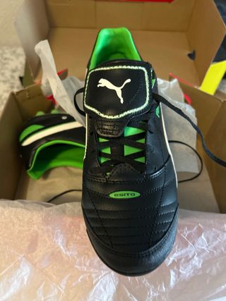 Botas de fútbol Puma Negras y Verdes Talla 43