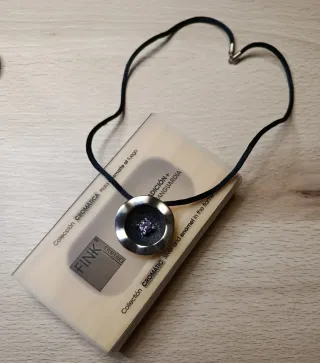 Colgante Fink Plata Cromática con piedra morada.