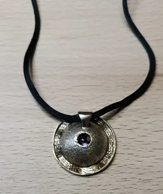 Colgante Fink Plata Cromática con piedra morada.