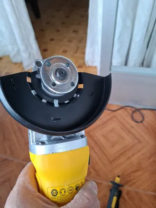 Radial DeWalt DCG405FN_XJ