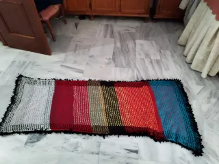 Alfombra arcoíris crochet hecha a mano