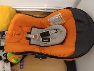 Silla de coche Grupo 0 naranja precio negociable