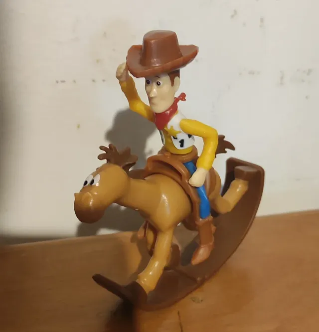 Woody Toy Story Kinder Sorpresa