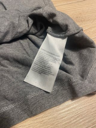 Maglietta Calvin Klein Jeans grigia con logo CK