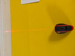 Nivel láser portátil