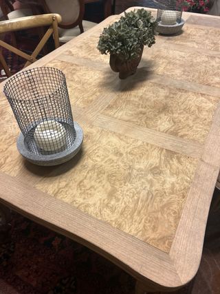 Mesa de comedor antigua