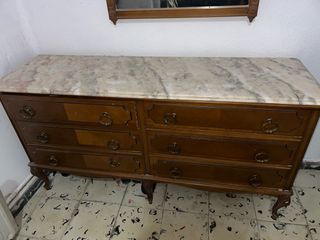 Mesitas de noche y cómoda de madera con mármol