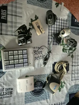Lote Accesorios PC: Webcam, Teclado Numérico