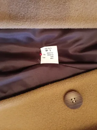 Abrigo beige y marrón