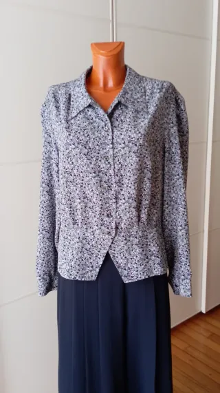 Blusa vintage estampada. Nueva.