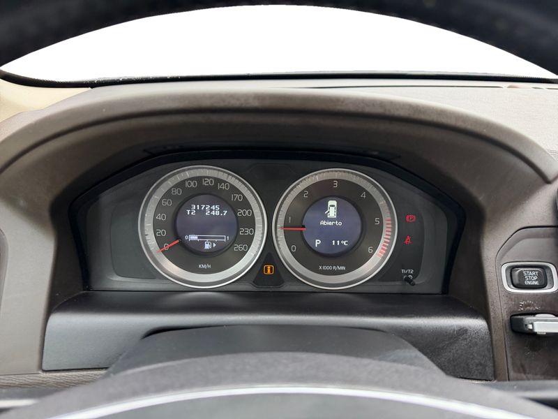 Volvo XC60 D3 Momentum 2013, foto 14