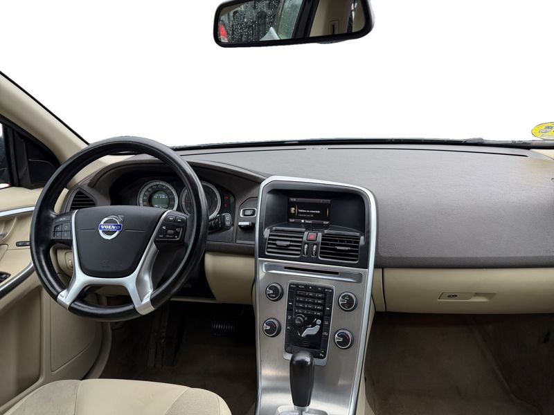 Volvo XC60 D3 Momentum 2013, foto 15