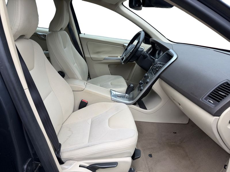 Volvo XC60 D3 Momentum 2013, foto 17