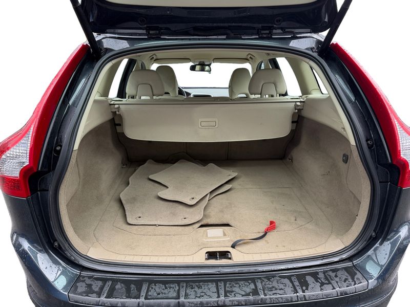 Volvo XC60 D3 Momentum 2013, foto 19