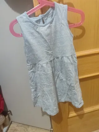 Vestidos y chaqueta 3-4 años
