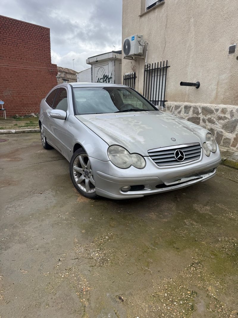 Mercedes-Benz Clase C 2003 - foto 1