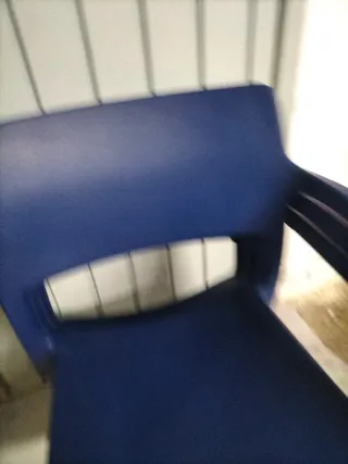 Lote 6 sillas de resina azul