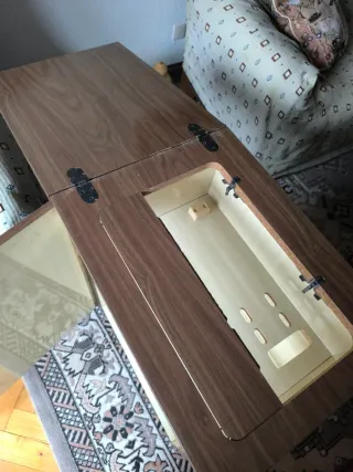 Mesa Armario Máquina de coser Vintage