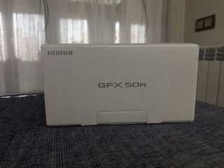 Fujifilm GFX 50R + Accesorios en su caja original
