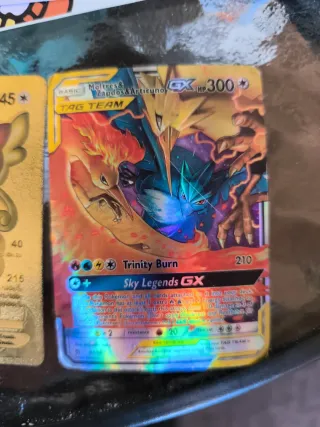2 Cartas Pokémon Pikachu Vuelo V