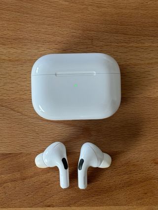 AirPods Pro Apple