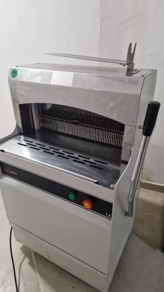 Cortadora de pan industrial