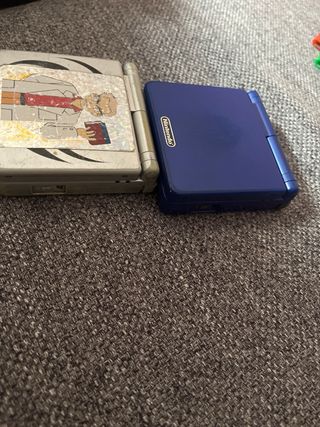 2x Nintendo Game Boy Advance SP