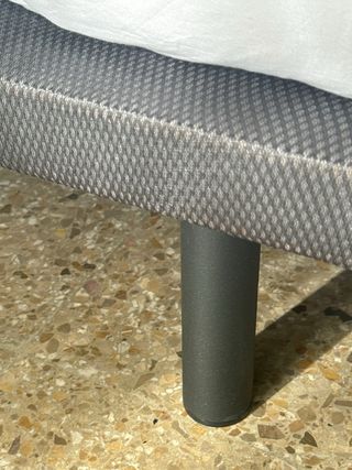 Base tapizada cama con 6 patas