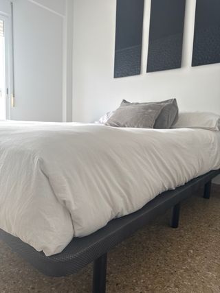 Base tapizada cama con 6 patas