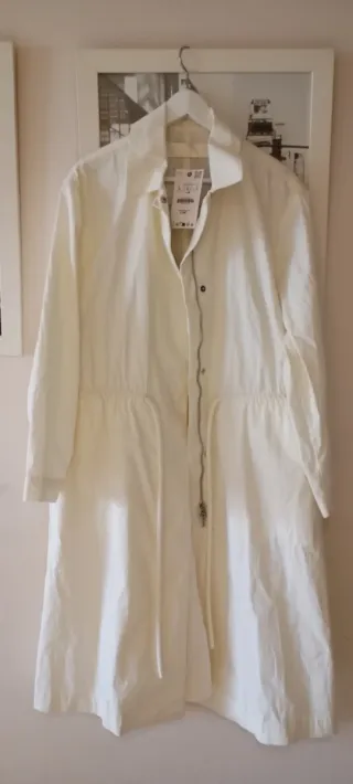Trench Zara, blanco roto.Talla L