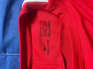 Camiseta Nike Roja Deportiva