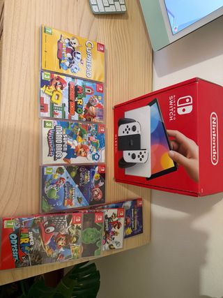 Nintendo Switch OLED Bianco + Giochi