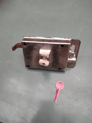 Cerradura de puerta con 2 llaves