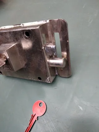 Cerradura de puerta con 2 llaves